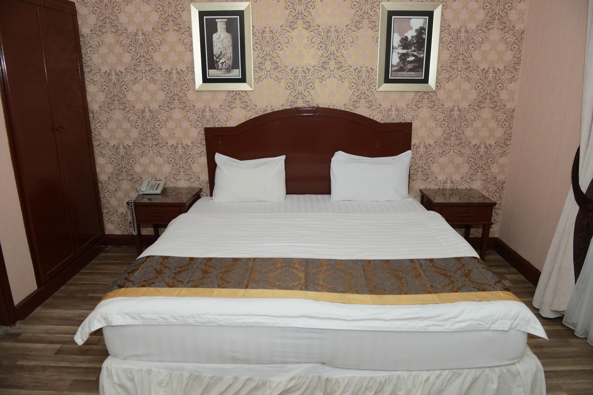 Plaza Athenee Hotel Кувейт Екстериор снимка