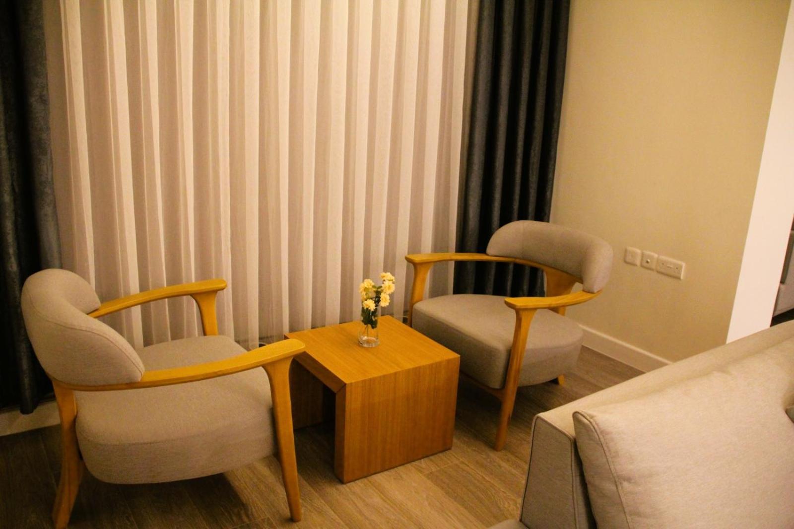 Plaza Athenee Hotel Кувейт Екстериор снимка