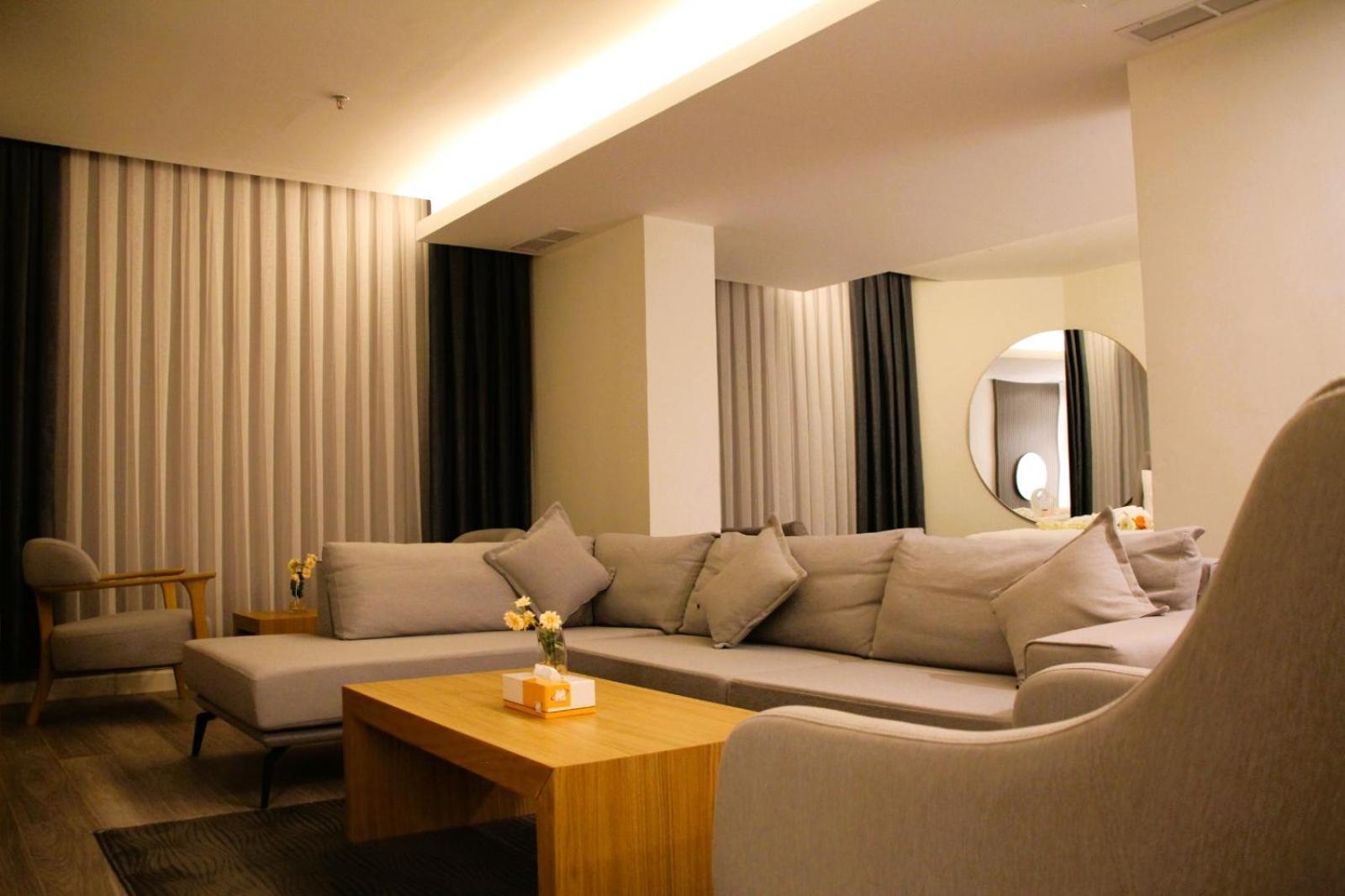 Plaza Athenee Hotel Кувейт Екстериор снимка