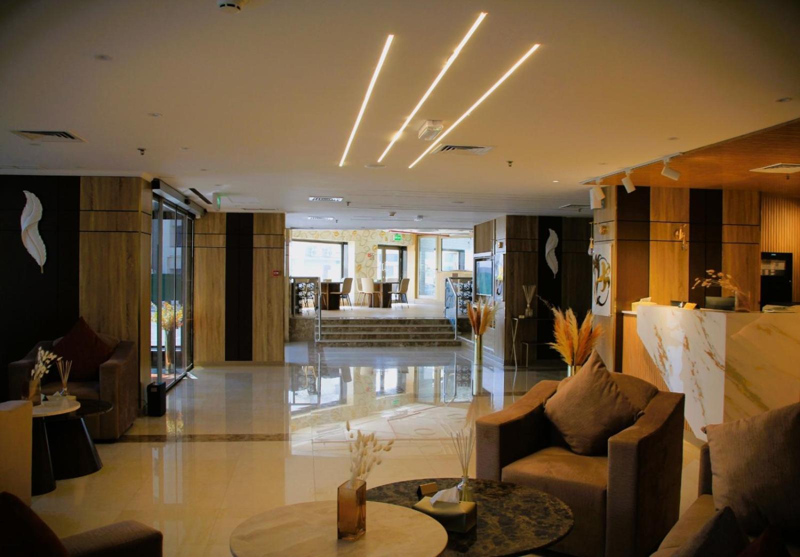 Plaza Athenee Hotel Кувейт Екстериор снимка