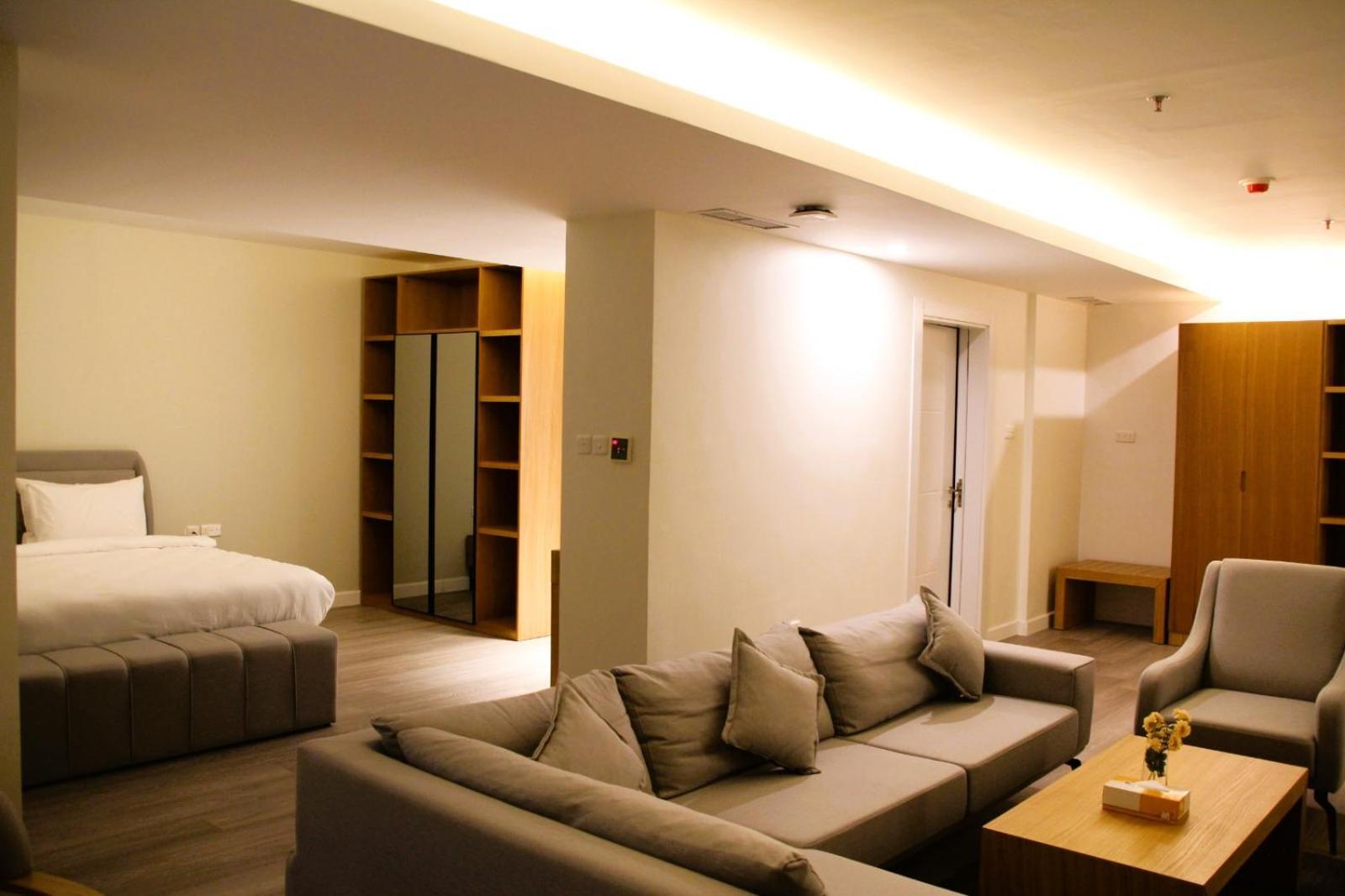 Plaza Athenee Hotel Кувейт Екстериор снимка