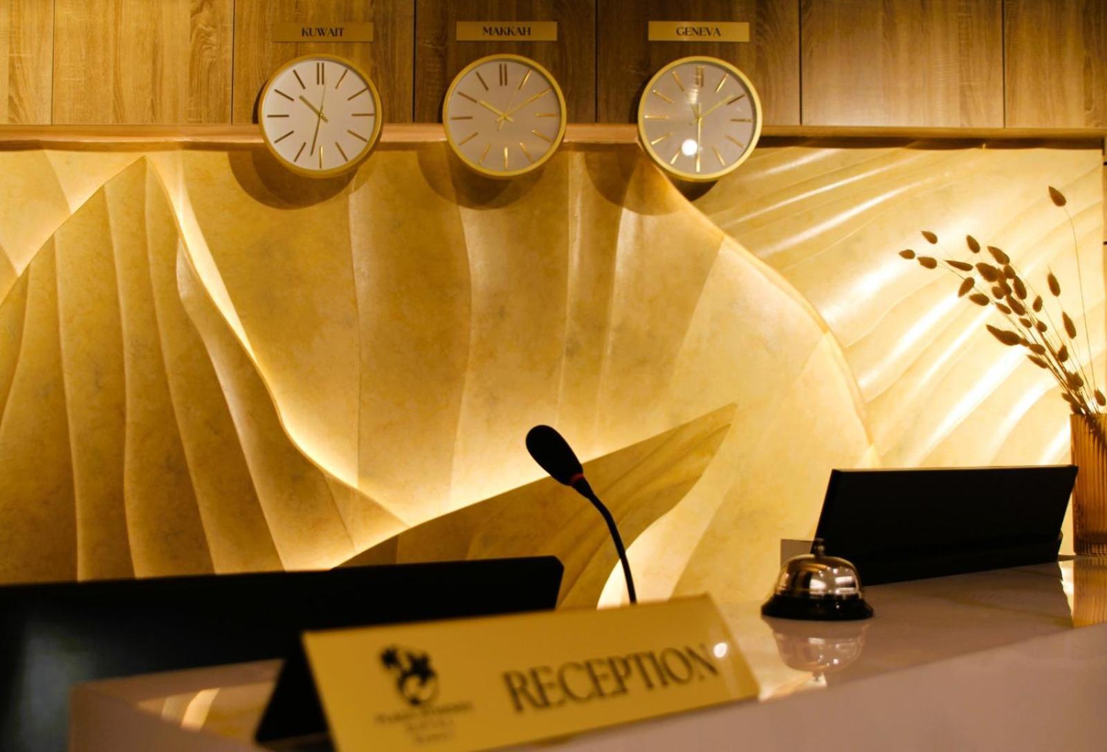 Plaza Athenee Hotel Кувейт Екстериор снимка